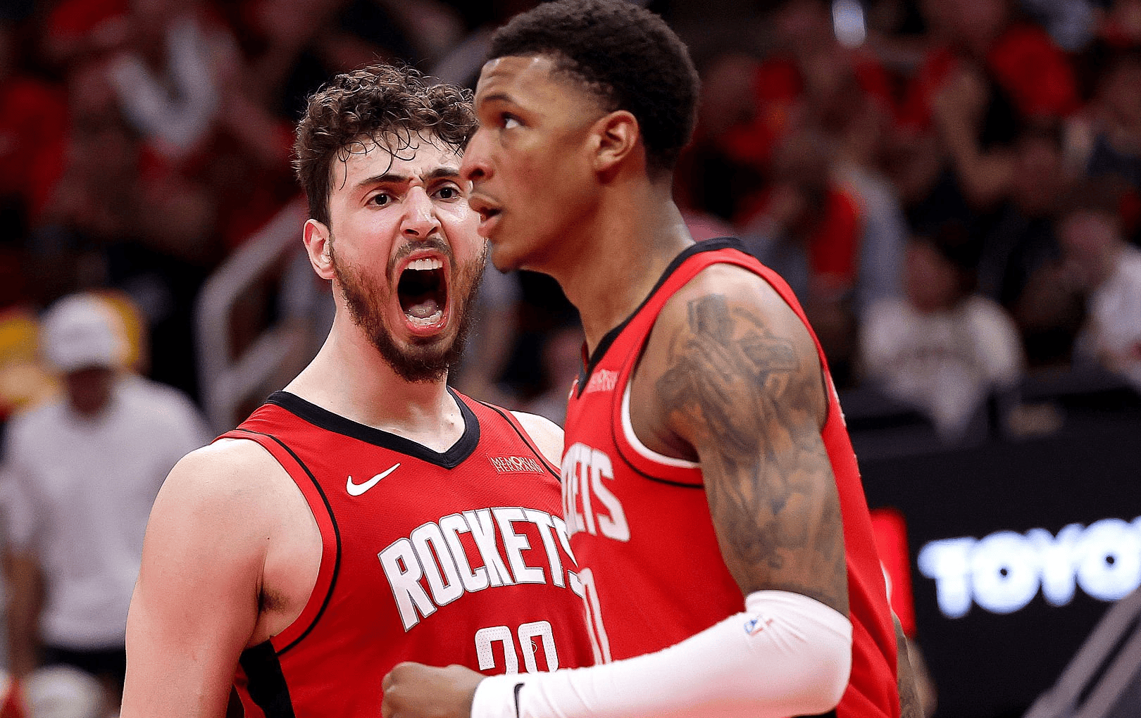 关于NBA常规赛：勇士击败火箭取得连胜的信息