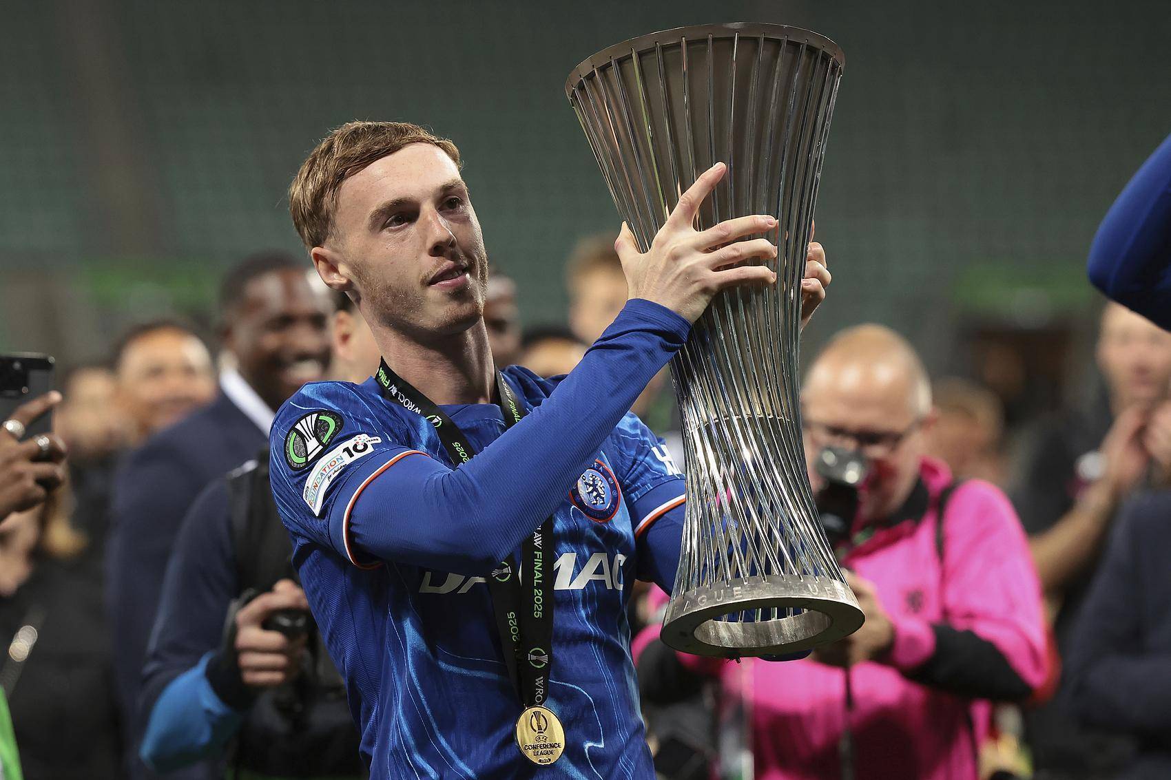 切尔西摆脱困境,成功晋级欧冠强者