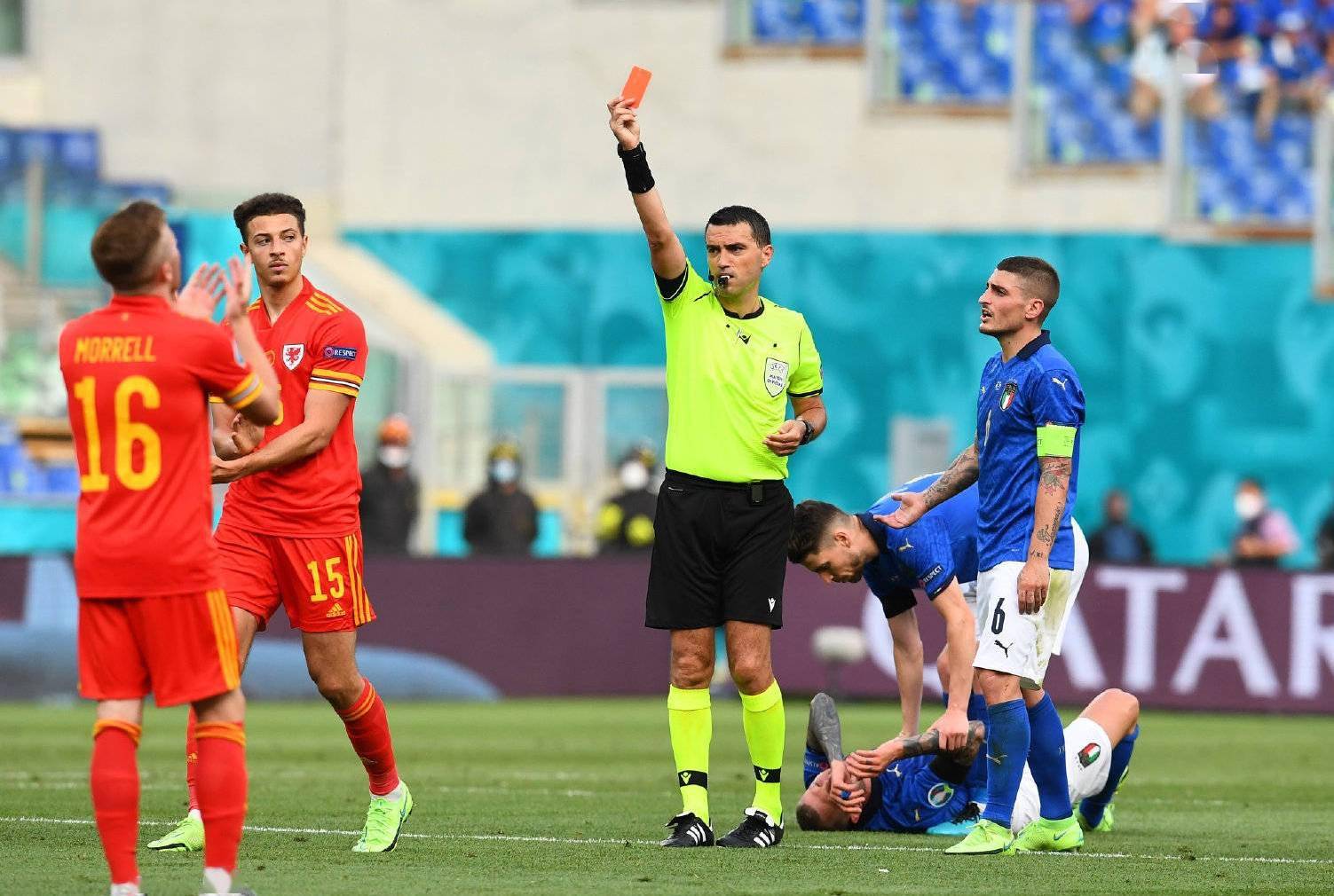 意大利豪取七连胜，锁定小组第一晋级的简单介绍