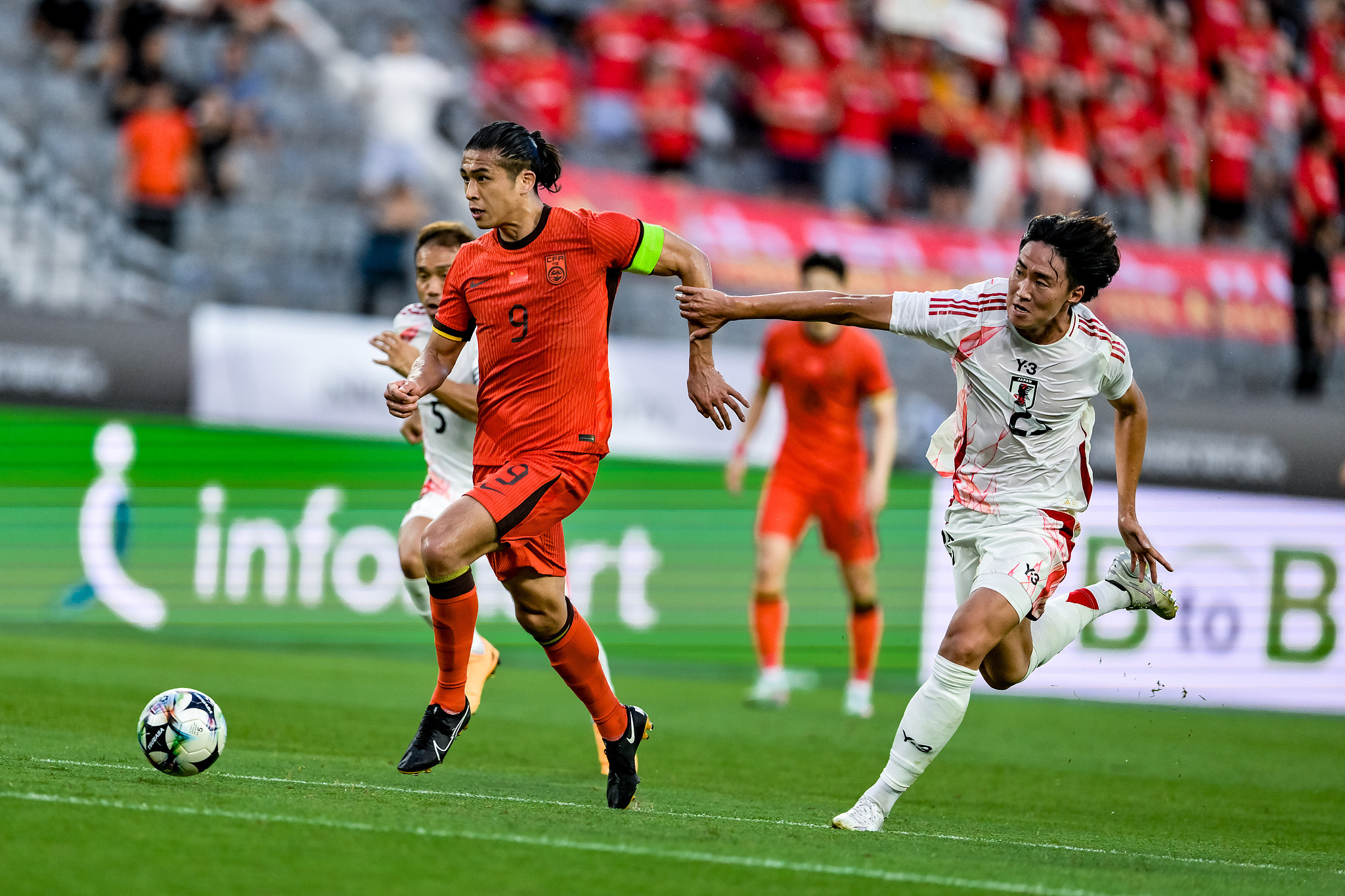 亚冠联赛开启激烈角逐，队员准备充分(亚冠联赛日程安排)