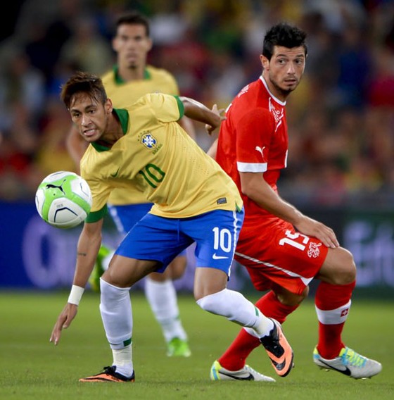 卫冕劲旅：巴萨再次挑战冠军宝座