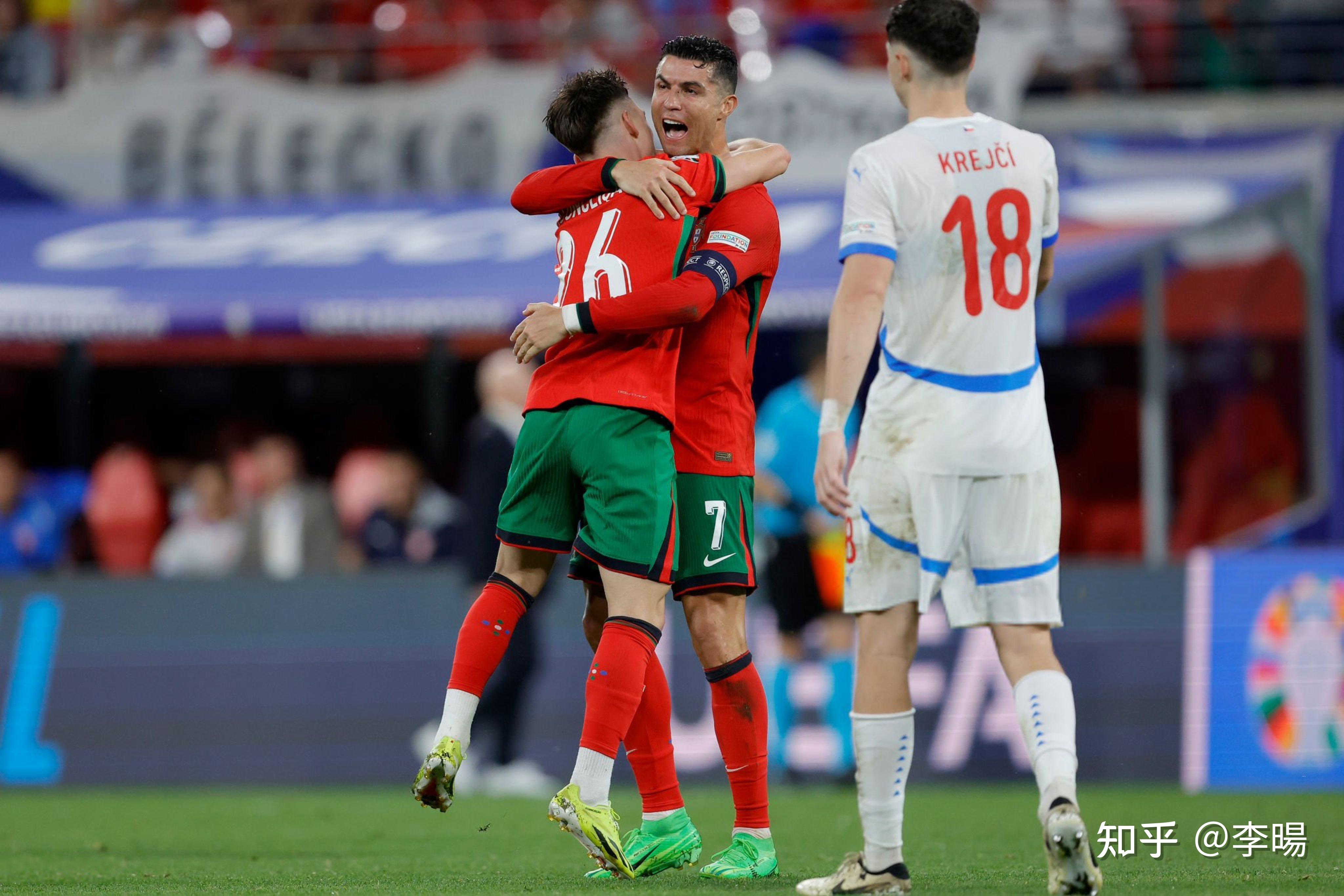 欧洲杯比赛连场较量，球员拼搏精神感人至深的简单介绍